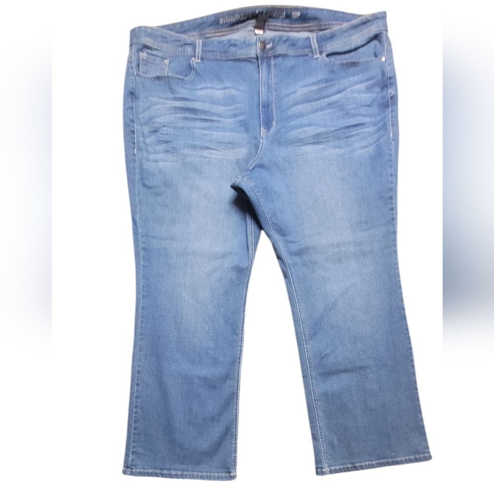 * Avenue denim 32P bootcut stretch med/light blue wash wicking detail flat